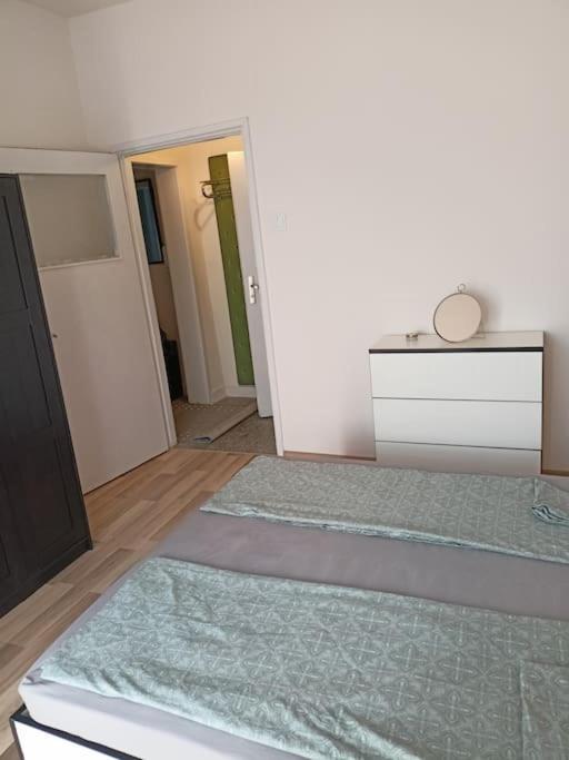 Welcome To Daisy Sunny Place! Leilighet Varna Eksteriør bilde